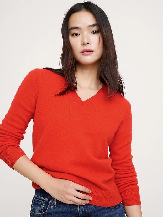 Banana Republic Women's V-Neck Sweater - Bright Red